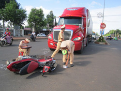 Phải chăng hai chữ “cẩn thận” vẫn để ngoài tai các bác tài?