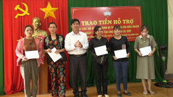 Hỗ trợ tiểu thương bị thiệt hại do cháy chợ huyện Ea Súp 862 triệu đồng