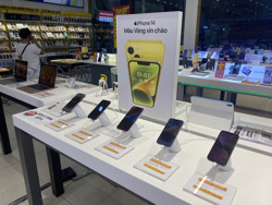"Cuộc chiến" hạ giá hàng công nghệ tại các hệ thống bán lẻ chưa có hồi kết