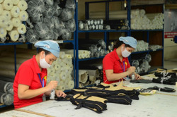 Cần gói hỗ trợ để giữ chân người lao động