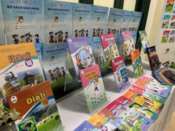 Sớm minh bạch những vấn đề liên quan đến sách giáo khoa