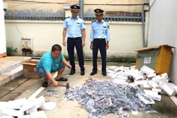 Đắk Lắk: Xử phạt tài xế vận chuyển hơn 1.000 gọng kính mắt không rõ nguồn gốc