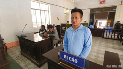 Lĩnh án 13 năm tù vì chém người trọng thương