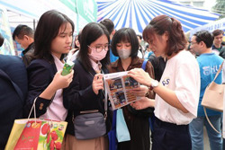 Số thí sinh xét tuyển đại học bằng chứng chỉ IELTS: Tăng chóng mặt