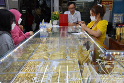 Giá vàng hôm nay 13-7: Vàng nhẫn tăng tới 700.000 đồng mỗi lượng