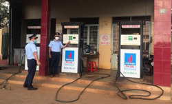 Xử phạt gần 165 triệu đồng đối với 7 cơ sở kinh doanh xăng dầu vi phạm
