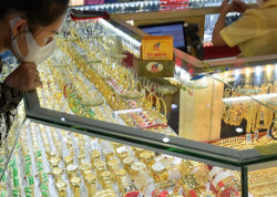 Giá vàng hôm nay 24-7: Vàng nhẫn và SJC tiếp tục rớt giá