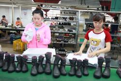 Người lao động muốn tăng lương tối thiểu vùng từ 1-1-2024