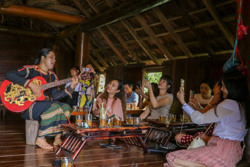 Dọc dài những phố cà phê