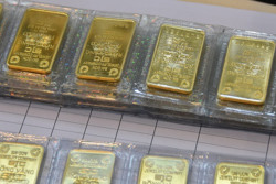 Giá vàng hôm nay 28-7: Rơi thẳng đứng