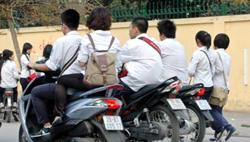 Giao xe cho người chưa đủ tuổi lái xe bị xử lý thế nào?