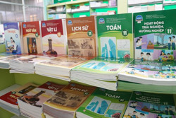 Khi nào sách giáo khoa lớp 4, 8, 11 được chuyển tới các địa phương?