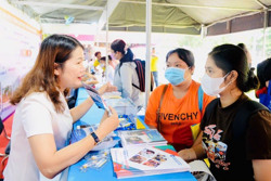 KHÔNG TĂNG HỌC PHÍ NĂM HỌC 2023 - 2024: Cú sốc lớn cho trường đại học