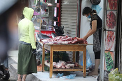 Giá cả âm thầm leo thang