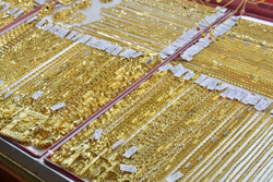 Giá vàng hôm nay 2-8: USD tăng sức ép, vàng đảo chiều giảm mạnh