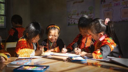 Ai cũng được học hành...