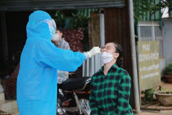 Điều chuyển thuốc, vật tư, sinh phẩm đã mua từ nguồn ngân sách nhà nước phòng, chống COVID-19 sang nguồn thu dịch vụ khám chữa bệnh