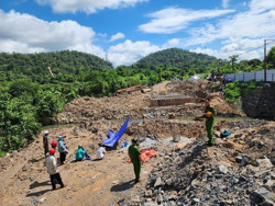 Thanh niên tử vong "không giống bị tai nạn giao thông" dưới trụ cầu đang thi công