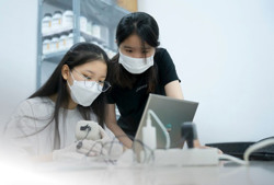 Tránh bị lừa khi tìm việc trực tuyến