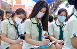 "Tấm chăn hẹp" học phí