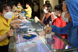 Giá vàng hôm nay 5-8: Tăng trở lại