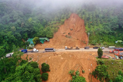 Rừng càng mất, sạt lở càng tăng