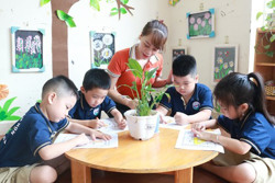 Giáo viên thiếu trầm trọng, sao vẫn khó tuyển dụng?