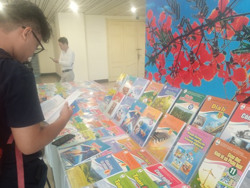 Sách giáo khoa: Giảm chiết khấu để hạ giá