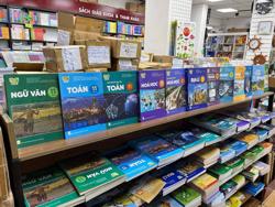 Vật vã tìm sách giáo khoa: Có thực sự trao quyền lựa chọn SGK?