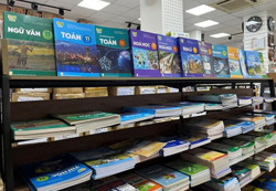 Trước thềm năm học mới, phụ huynh, học sinh lưu ý tránh mua phải sách giáo khoa giả