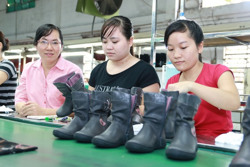 Hạn chế rút BHXH một lần: Khoảng cách giữa tuổi nghề và tuổi hưu quá xa