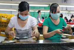 Sớm đề xuất tăng lương tối thiểu vùng 2024