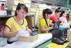 Ngăn “làn sóng” rút BHXH một lần: Cứ đóng đủ năm là được nghỉ hưu