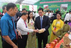 Trưng bày, giới thiệu trên 50 sản phẩm tiêu biểu của hội viên nông dân