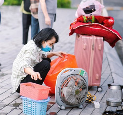 ‘Sốt’ phòng trọ, chung cư mini, tân sinh viên lưu ý gì khi tìm chỗ ở?