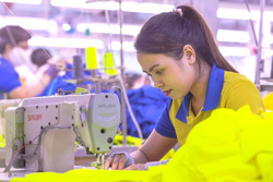 Ngăn “làn sóng” rút BHXH một lần: Ai tuyển dụng lao động lớn tuổi?