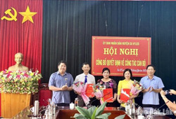 Huyện Ea H’leo: Công bố các quyết định công tác cán bộ