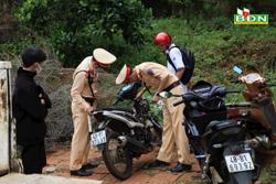 Giao xe phân khối lớn cho học sinh có thể bị xử lý hình sự