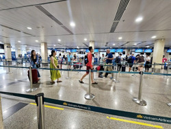 Mở bán vé máy bay trước Tết 5 tháng, giá rẻ nhất bao nhiêu?