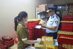 Kiểm tra việc sản xuất, kinh doanh bánh trung thu tại TP. Buôn Ma Thuột