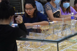 Giá vàng hôm nay 20-9: Vàng SJC và vàng nhẫn cùng chinh phục đỉnh cao mới
