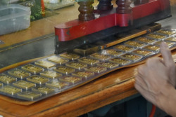 Chiều 25-9: Vàng SJC tiếp tục lao dốc