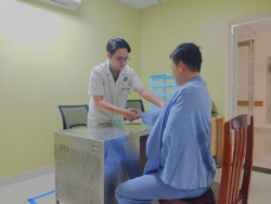 Đừng chủ quan khi tê bì tay chân