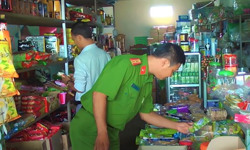 Huyện Lắk: Xử phạt 12 cơ sở kinh doanh hàng hóa dịp Tết Trung thu