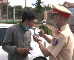 Huyện Krông Năng xử lý vi phạm về giao thông với phương châm “không có vùng cấm, không có ngoại lệ”