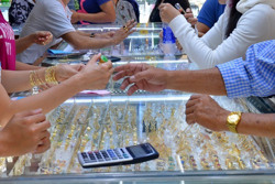 Giá vàng hôm nay 7-9: USD tiếp tục tăng giá, vàng giảm tiếp