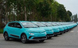 Bộ Tài chính bác đề nghị hỗ trợ tiền cho người mua ô tô điện