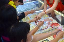 Giá vàng hôm nay 9-9: Vàng SJC vẫn neo giá rất cao