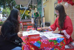 TP. Buôn Ma Thuột: Bố trí không gian thư pháp và nghệ thuật truyền thống tại chợ hoa Xuân Giáp Thìn 2024