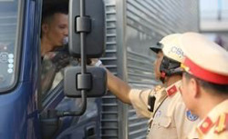 Khi nào CSGT được dừng xe máy đo nồng độ cồn?